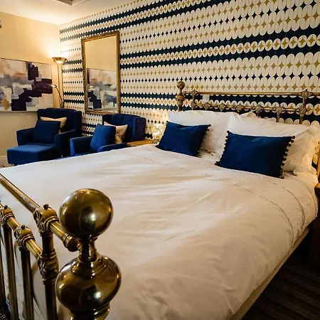 The Rectory Rooms, 2 Apartment